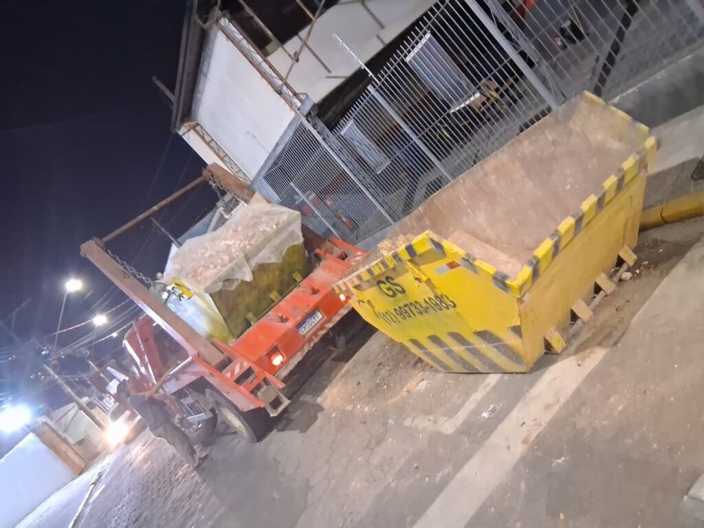 Caçamba de entulho da GS Caçambas – atendimento no Parque Novo Horizonte, em São José dos Campos